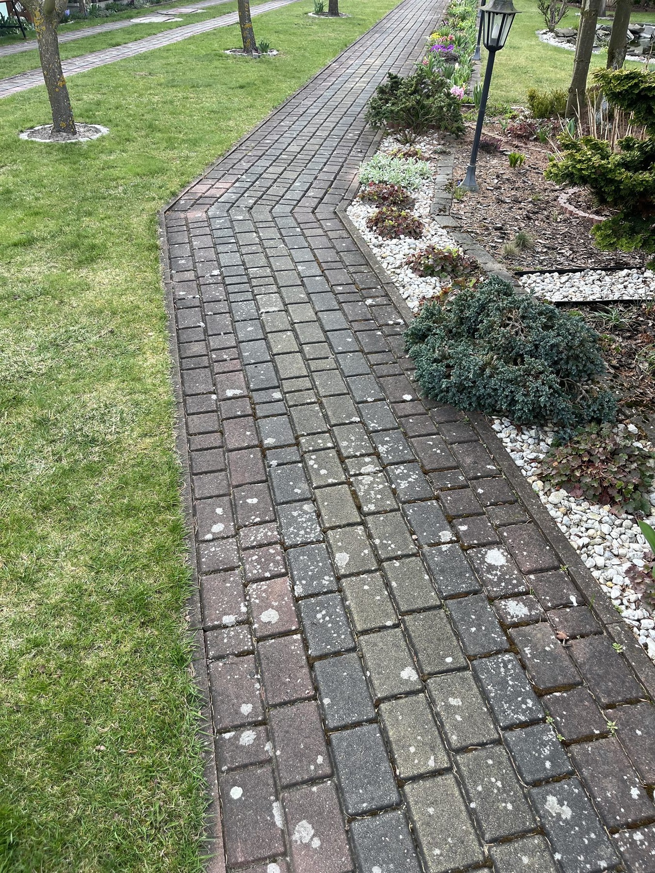 Kostka brukowa przed myciem ciśnieniowym, kolejna realizacja